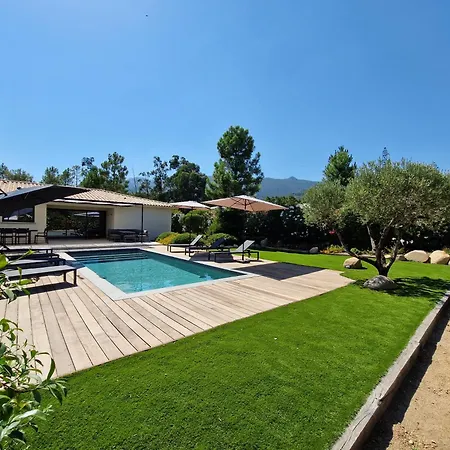 Alvalmax Villa *